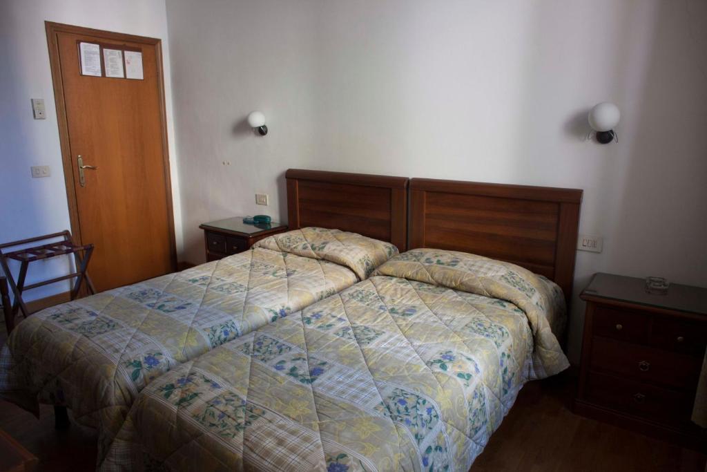 מונטה קטיני טרמה Hotel Savoia E Campana חדר תמונה